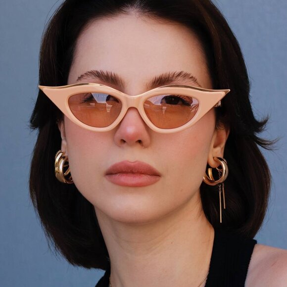 🕶️ New Valentino V-GOLDCUT-II VLS-114C Sunglasses - Beige Frame, Nude Lenses